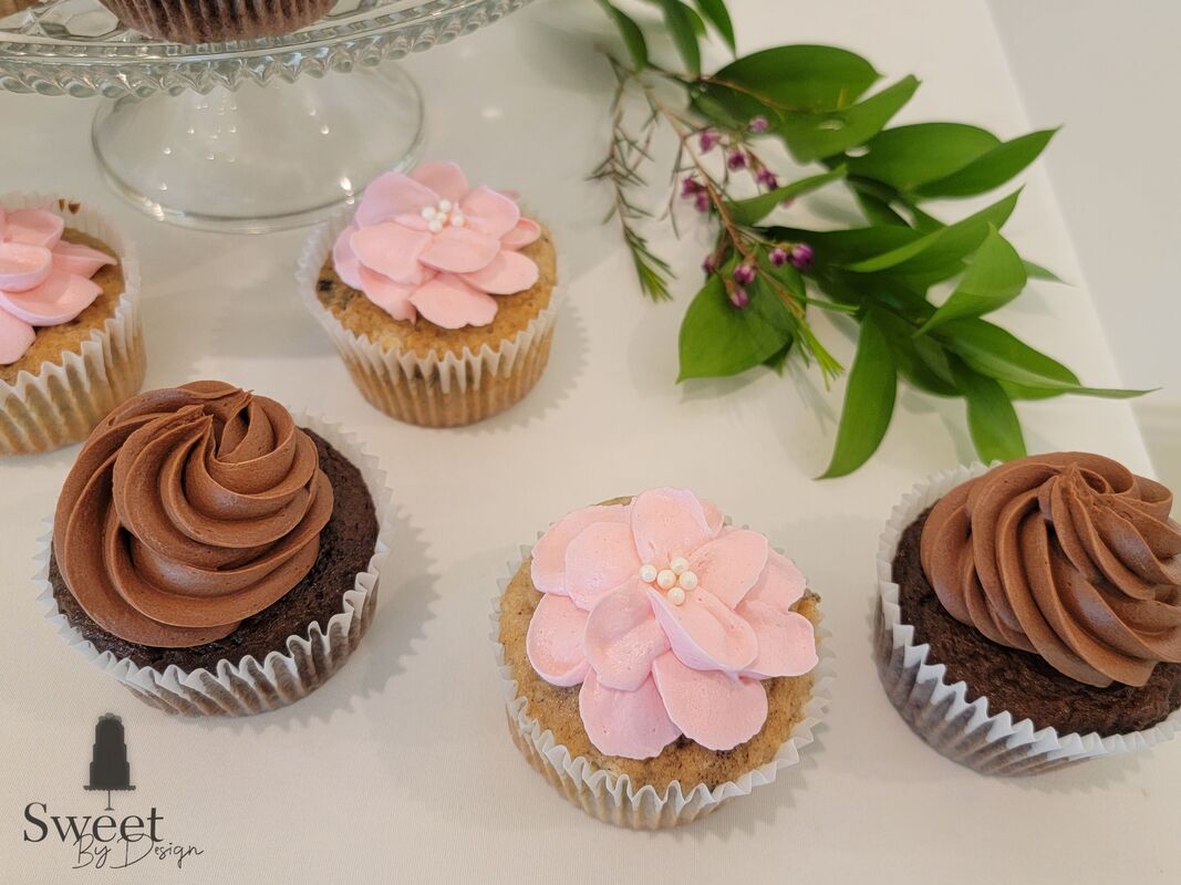 Wedding Cupcakes by Sweet By Design in Melissa Texas