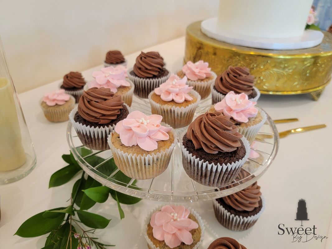 Wedding cupcakes by Sweet By Design in Melissa Texas